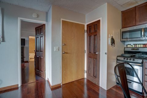 Surf and Surfside apartments and townhomes in Downtown Madison, WI. Fully Furnished, studio, one bedroom, 2 bedroom. Lake views. Managed by Wisconsin Management Company